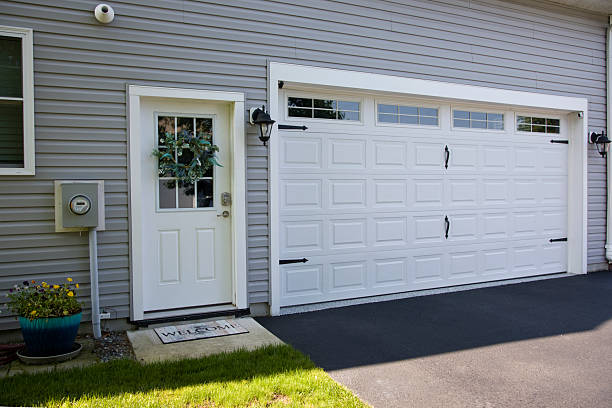 24/7 Emergency Garage Door Panel Replacement experts in McLean County County, IL